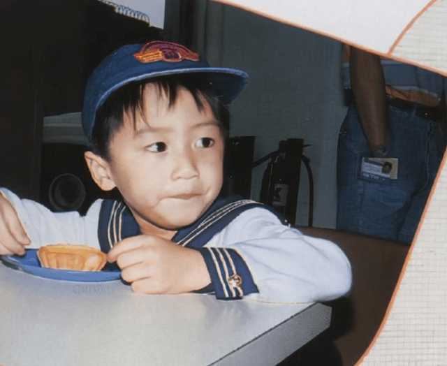 谢霆锋童年照爆出,撞脸关晓彤,"男生女相"对孩子有什么影响