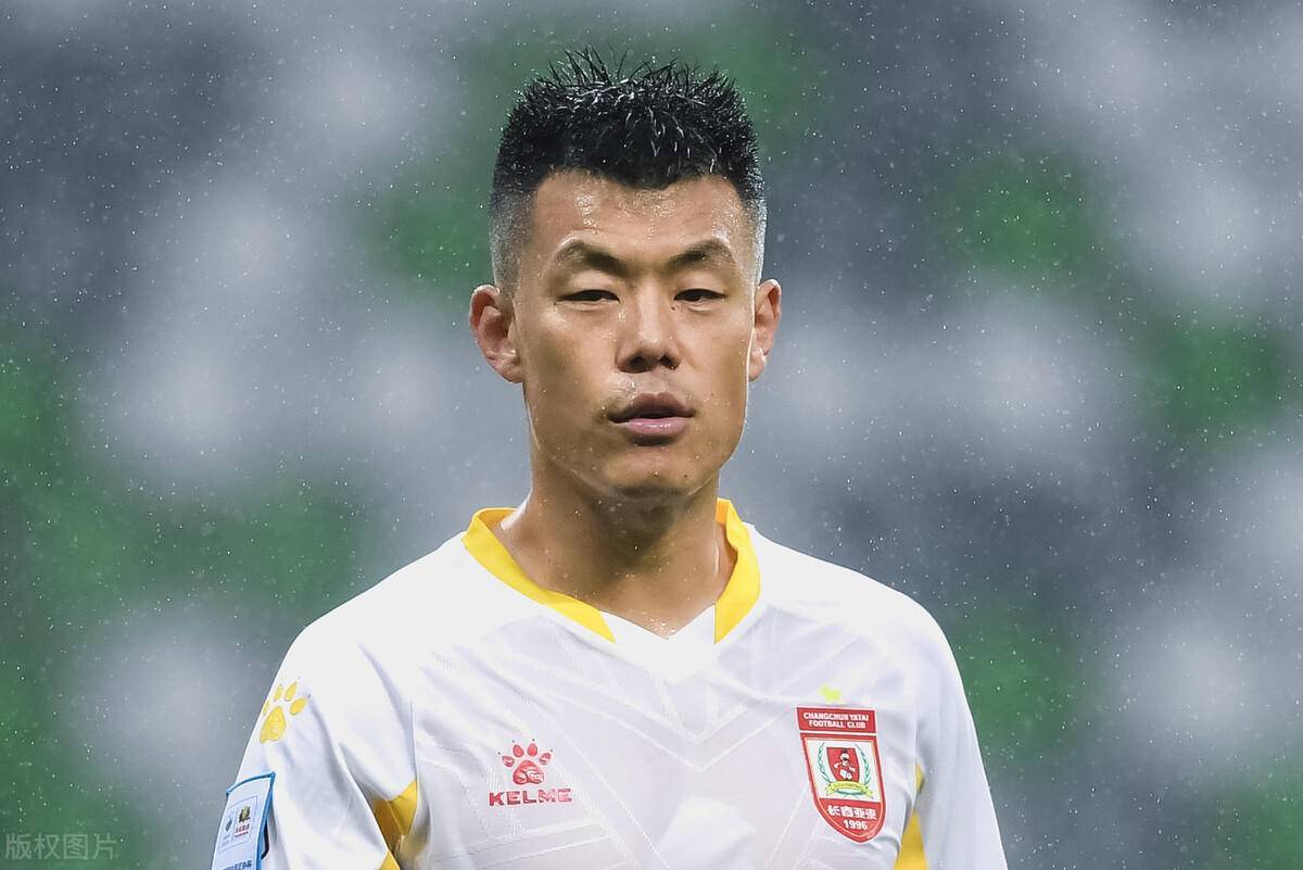 亚泰金靴足协杯再度发威进球,却仍未跟球队完成续约,让球迷揪心_谭龙