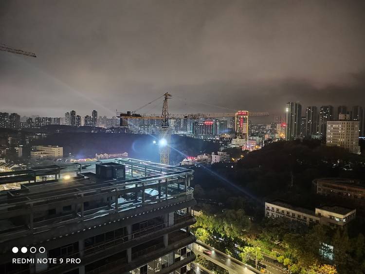 75 1/17s最后我们来看看redmi note 9 pro的夜景成像能力.