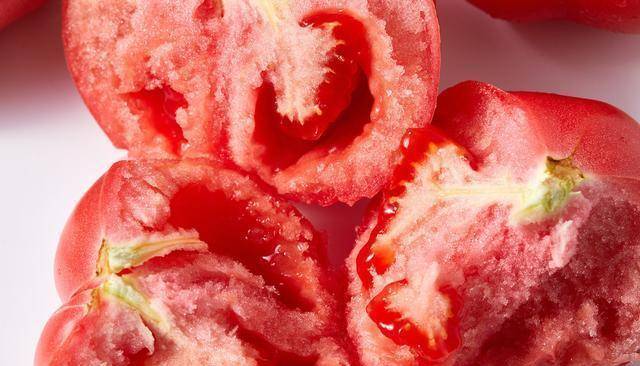 原创才知道,催熟的西红柿不能买,果农教我区分,别再买错了