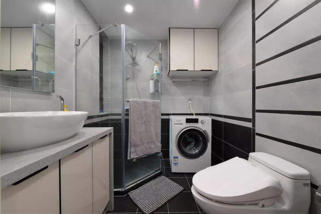 洗衣机不要放阳台了,放这个地方更实用,不得不感叹太聪明了