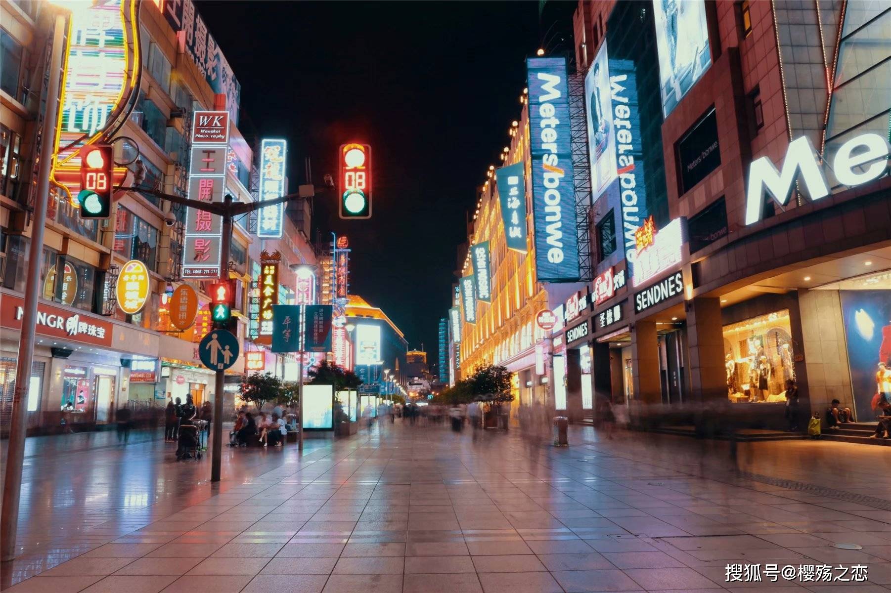 上海最有名的商业街,繁华了一百多年,被誉为中华商业第一街
