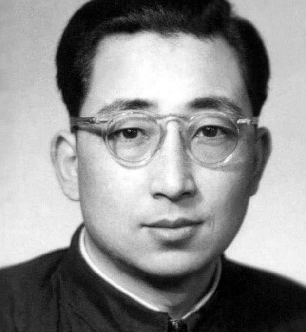 一生有四任丈夫,她养了7个孩子,如今94岁,却无人陪伴独自生活_黄宗英