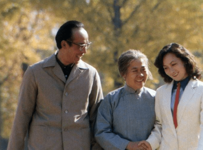 81岁老戏骨许还山倒在片场是我的光荣身体力行仍在荧屏奉献