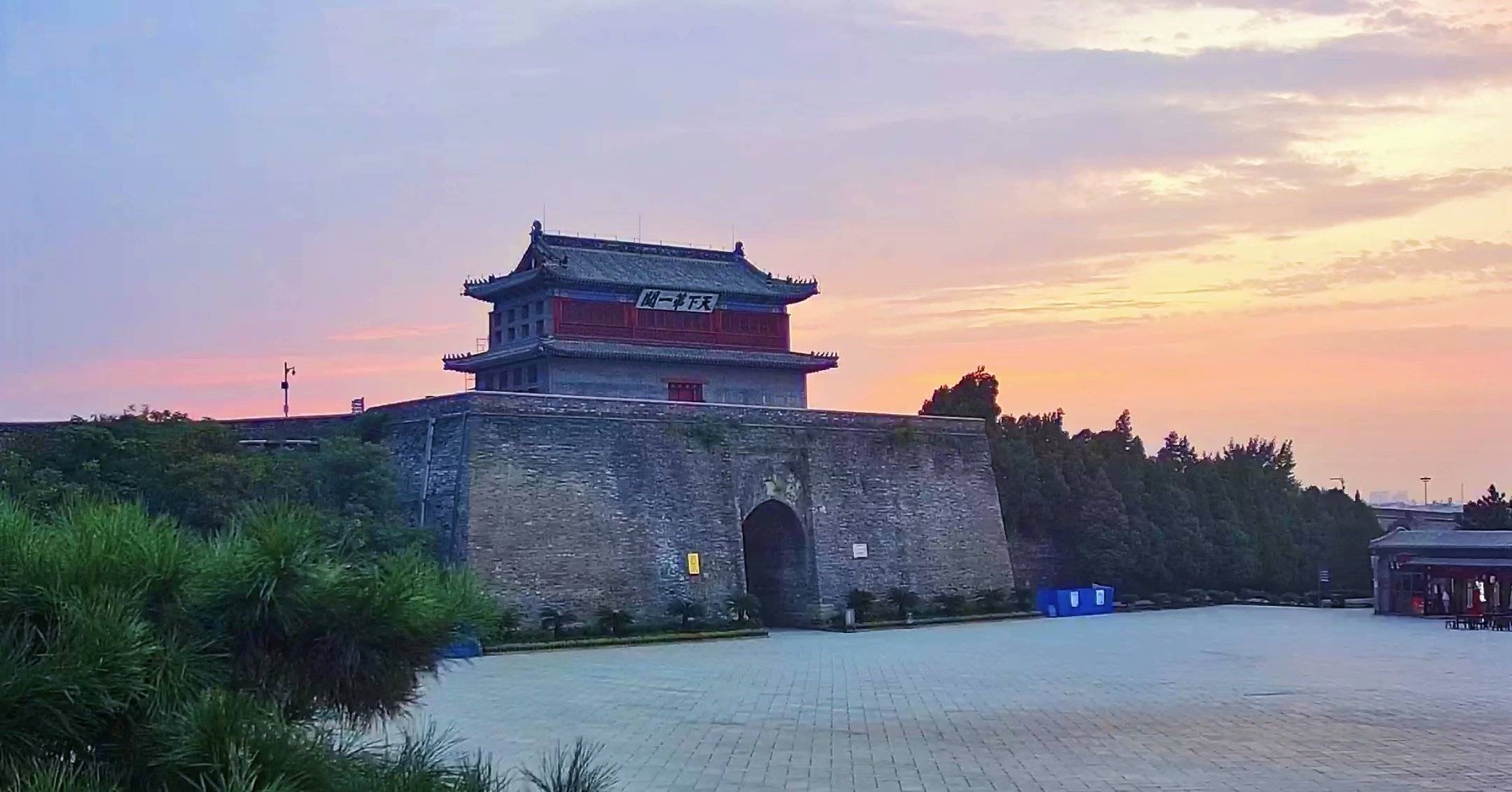 长城在这里入海,两京锁钥无双地,万里长城第一关