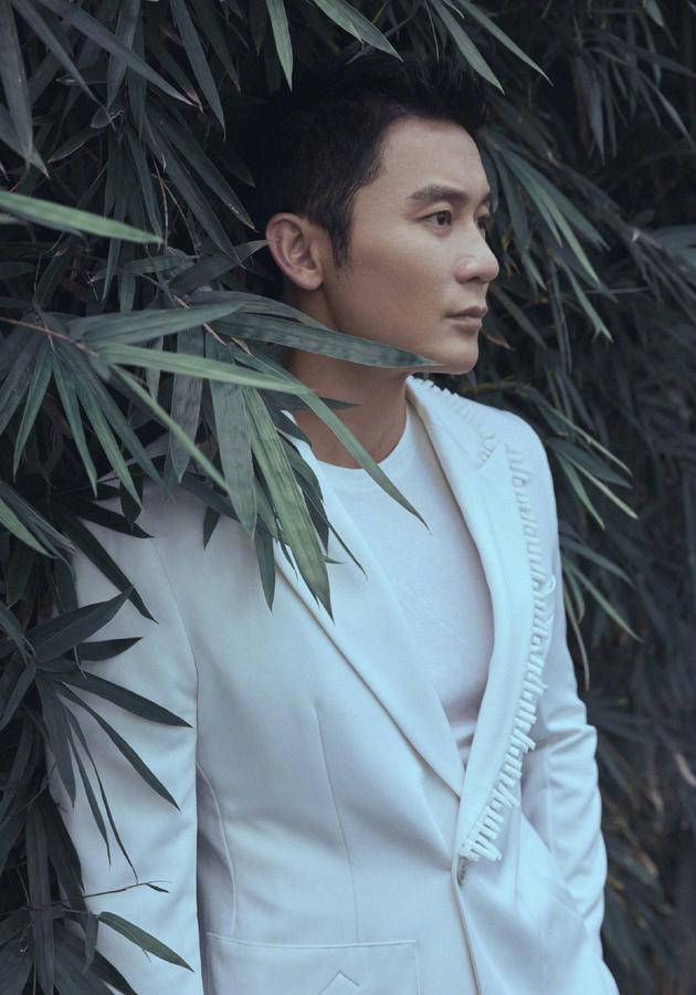 李晨发文表述《三体》读后感:宇宙很大生活更大