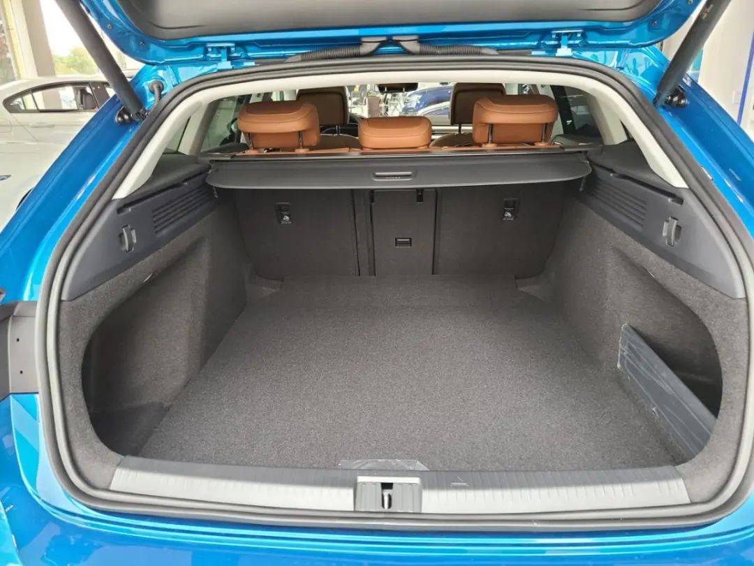 【到店实拍】30万内最骚气且最实用猎装车 大众cc猎装版到店实拍