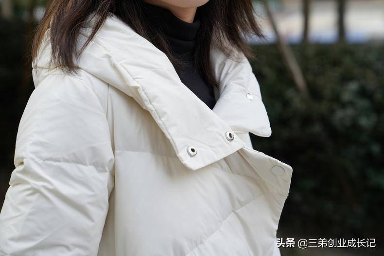 艾莱依羽绒服怎么样（艾莱依网上和实体店差别）