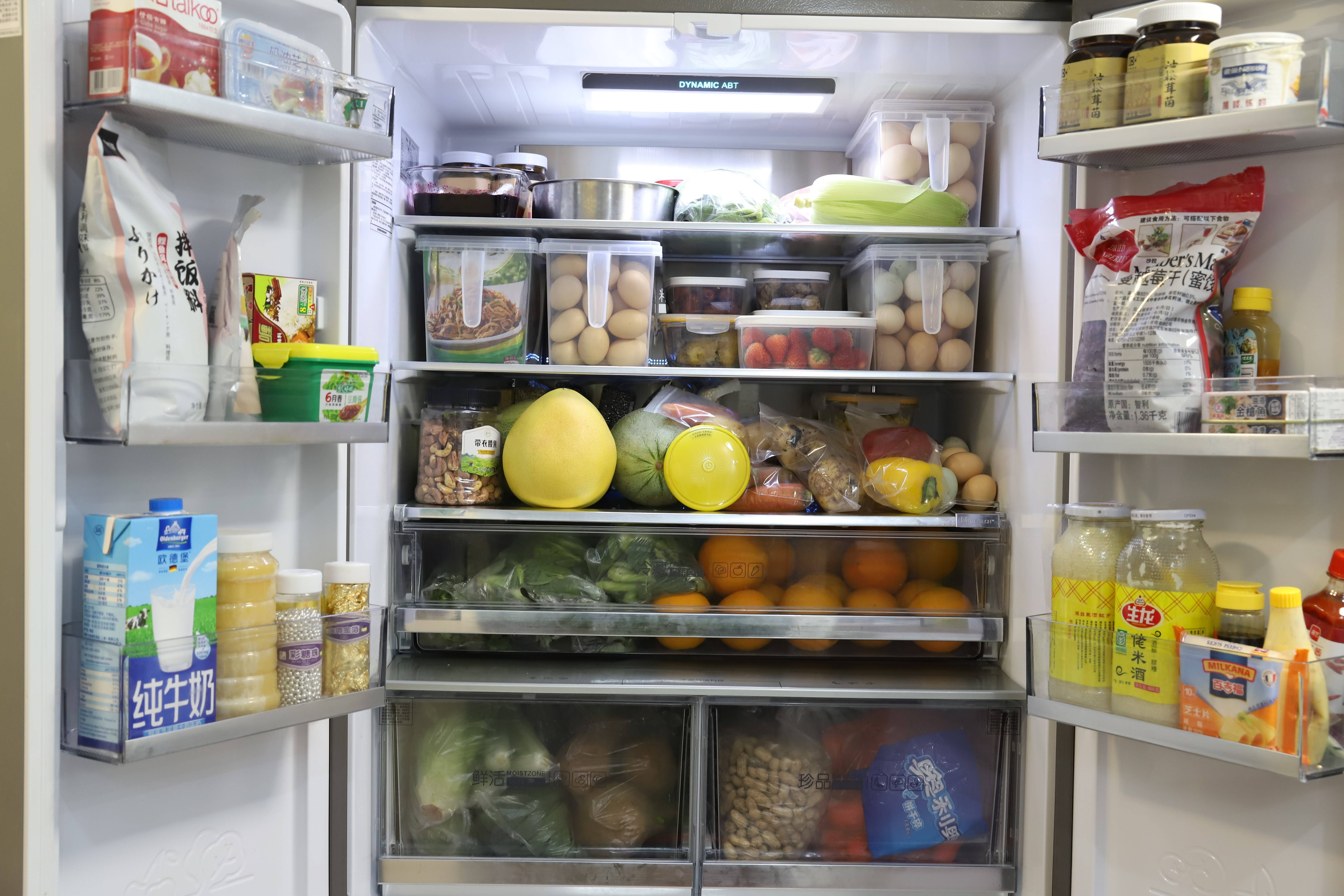 原创家有老人告诉他食物放冰箱不一定安全臻米品牌冰箱除味器测评