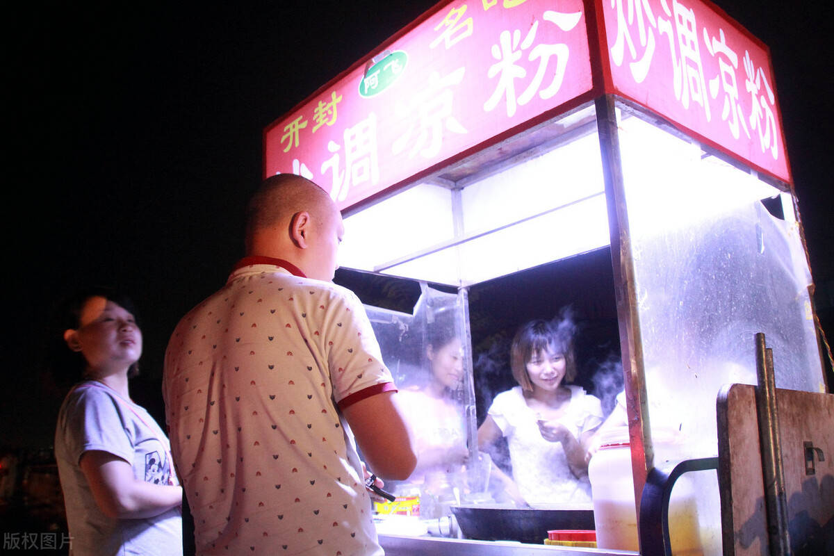 摆摊卖街头炒凉粉利润如何