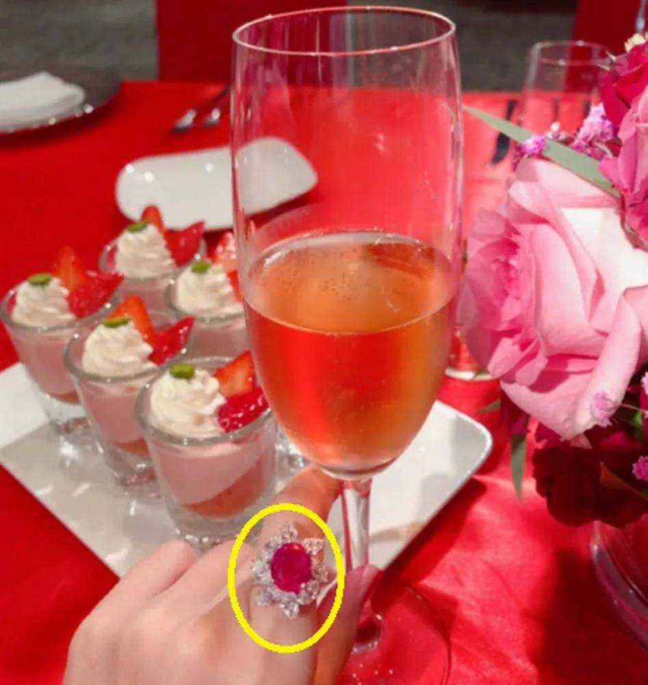臺灣第一名媛，首富外孫女，婚戒才2000多塊！