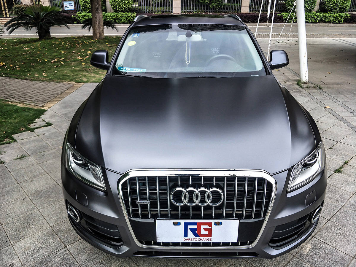 贴膜,小编今天给大家推出的是全网最新的奥迪q5车身改色膜电光深邃灰