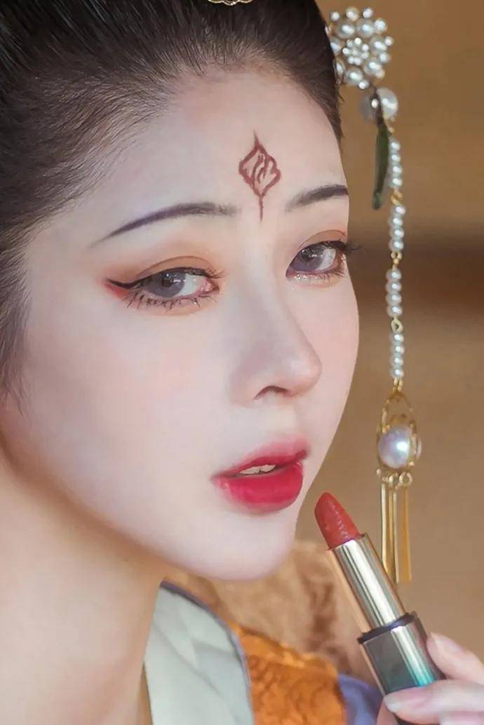 【美妆江湖】国风来袭 颜值超高的国风口红你想要吗