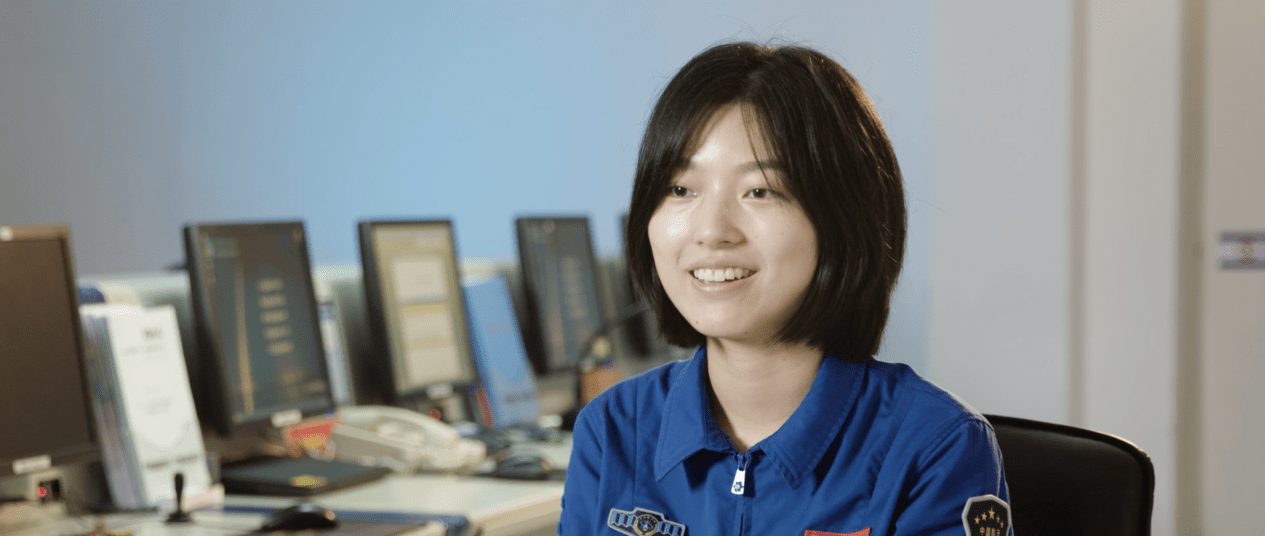 看到2017年毕业后被派到文昌工作的90后美少女工程师杜静娴在一次次