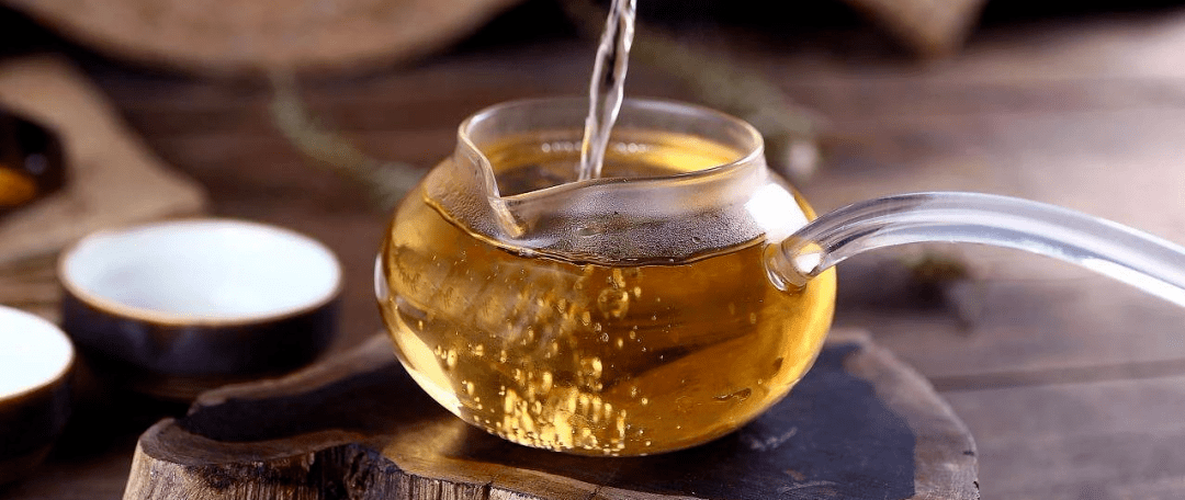 中泫矿泉为爱出发泡茶起雾泛油是怎么回事