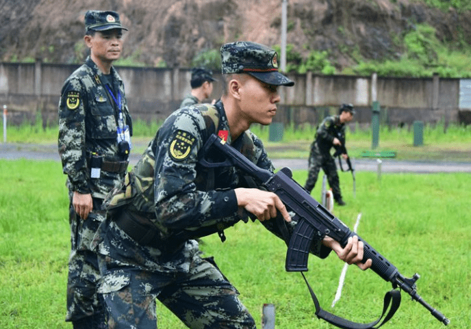 步枪握法图片