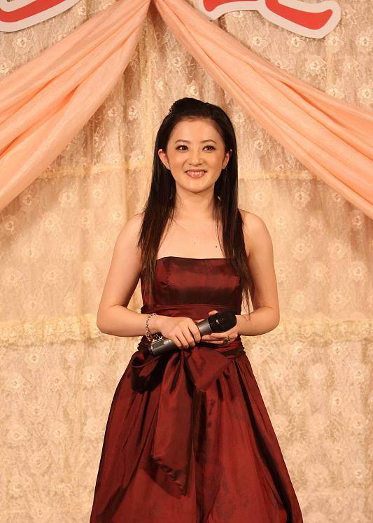 她毕业于北大,曾经还被撒贝宁暗恋,为何40岁还单身_金铭