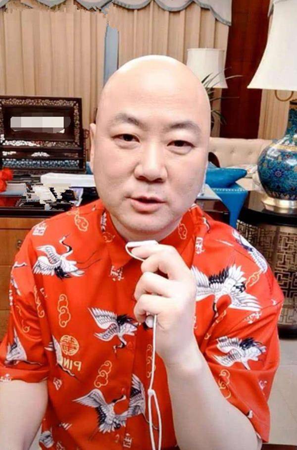 他凭借一句口头禅走红,18登春晚舞台,如今因一句话摊上大事了_郭冬临