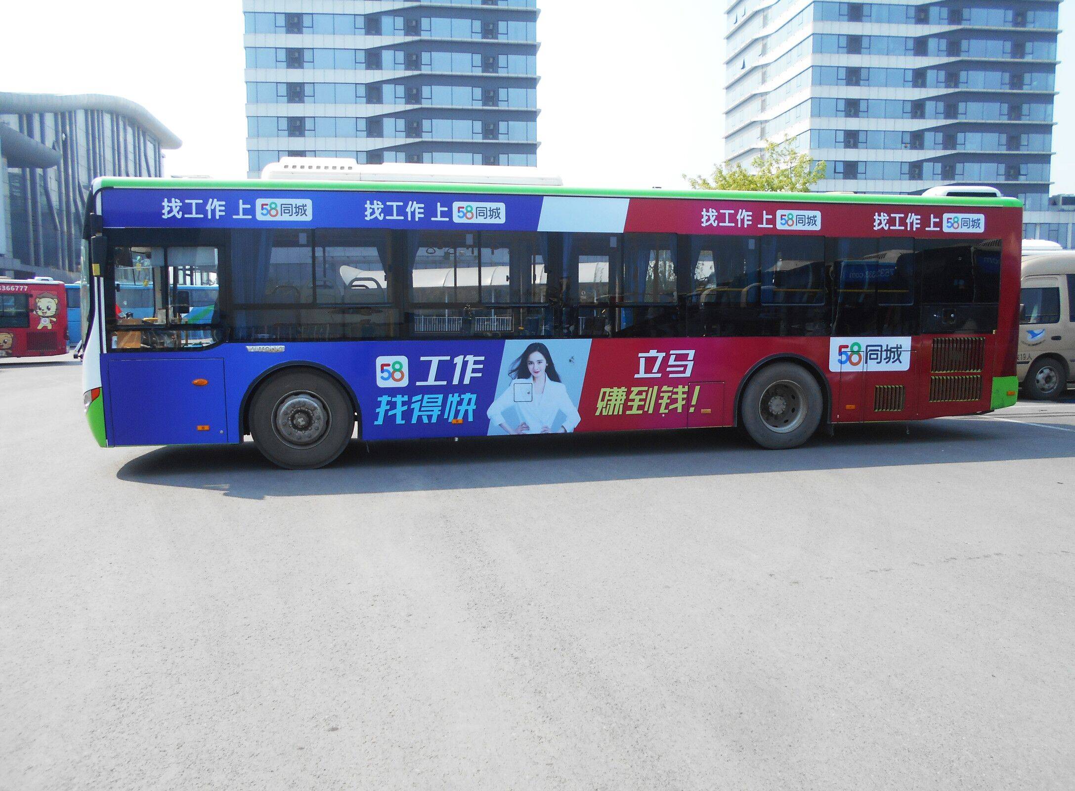 公交车体广告设计如何展现出脑洞大开的想法