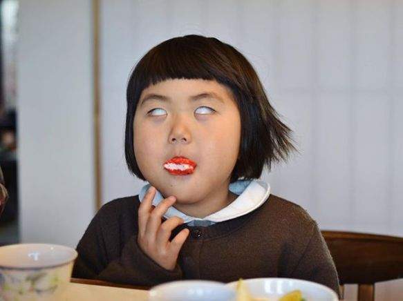 她偷拍女儿1000张丑照,却让十万人羡慕嫉妒恨:真是晒娃界的泥石流!