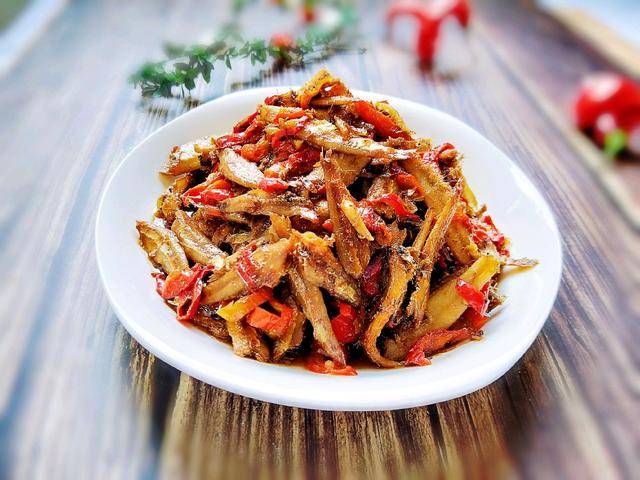 在家自制香辣小鱼干,营养美味,香辣过瘾,一口一个超下饭