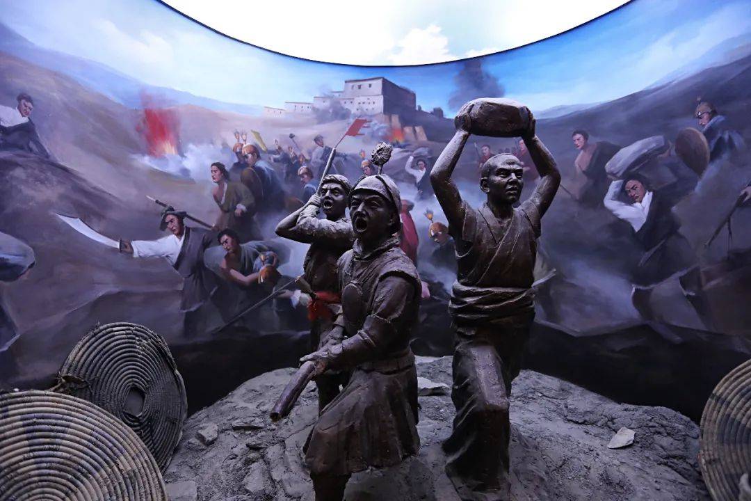 抗英历史见证地!西藏的英雄城,石头山上建有一座千年古堡_江孜