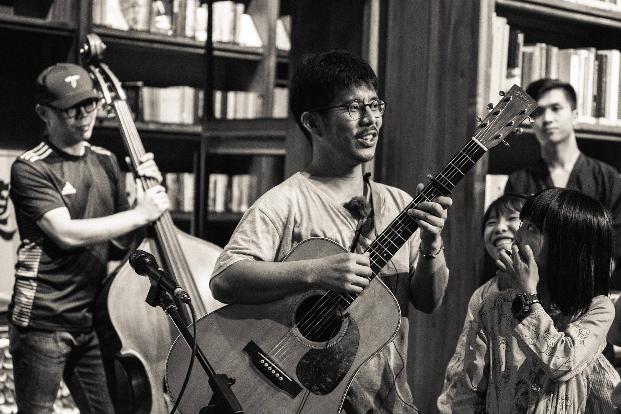 星奥预告 | 本周五,在西昌万达偶遇莫西子诗,聆听天籁之音