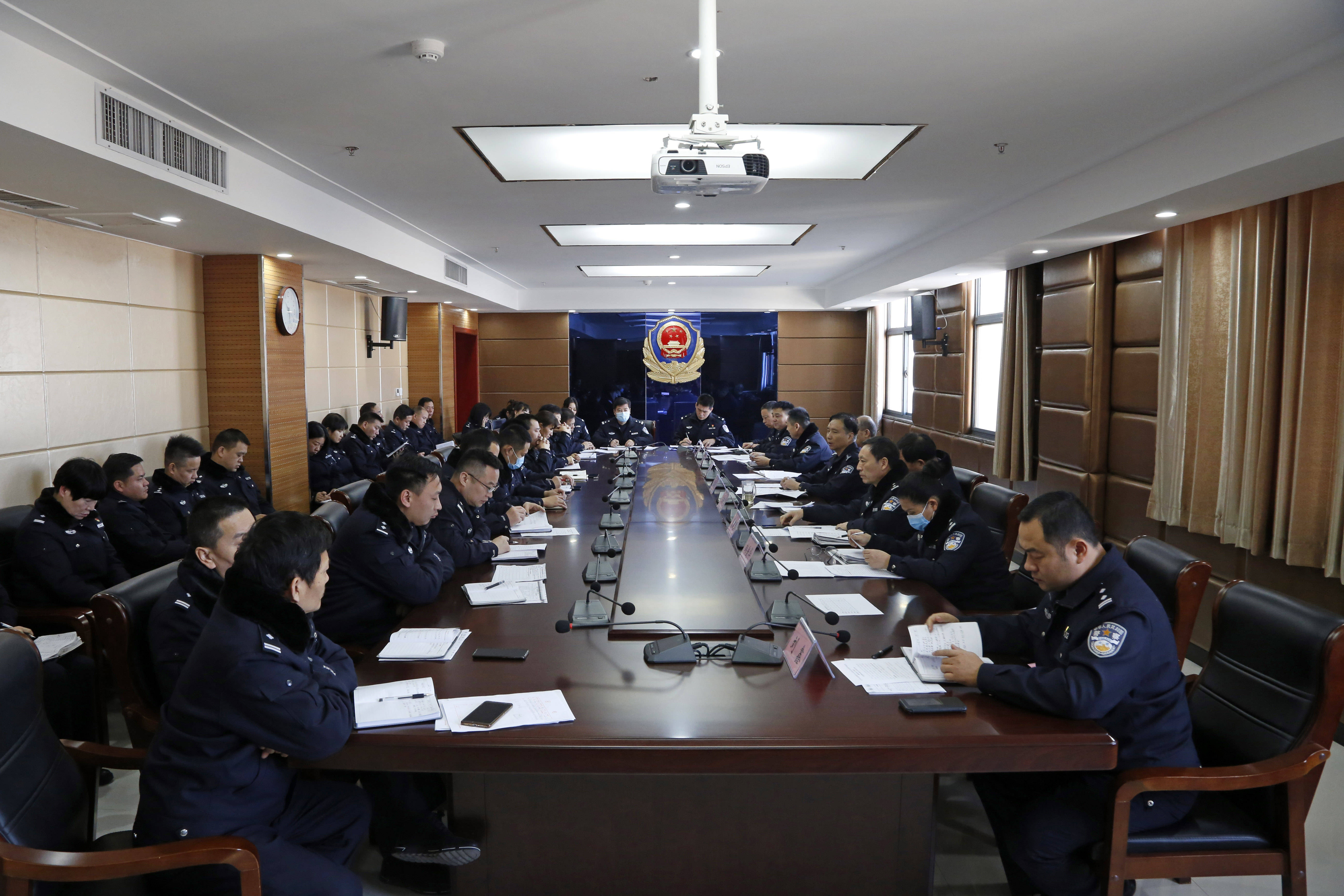 义马市公安局召开局长办公会安排部署近期重点工作