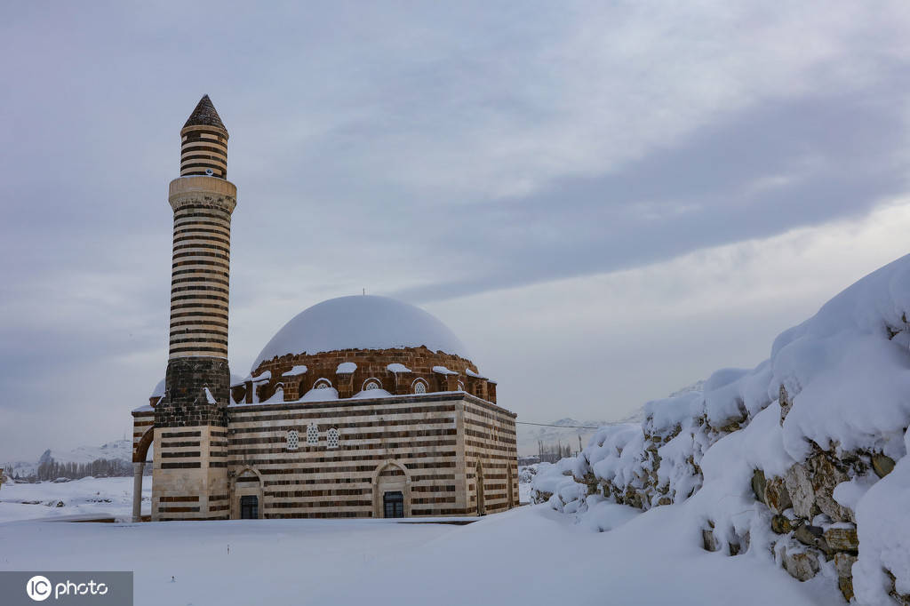 土耳其凡城冬日雪景 宛如白色童话世界