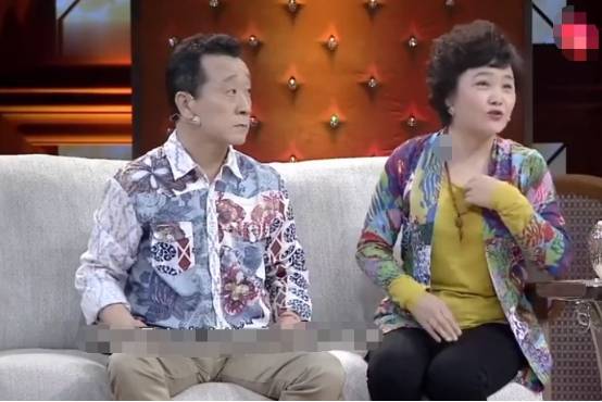 网友街头偶遇刘亚津,态度亲和身着朴素,曾为40块放弃陪产妻子_手机