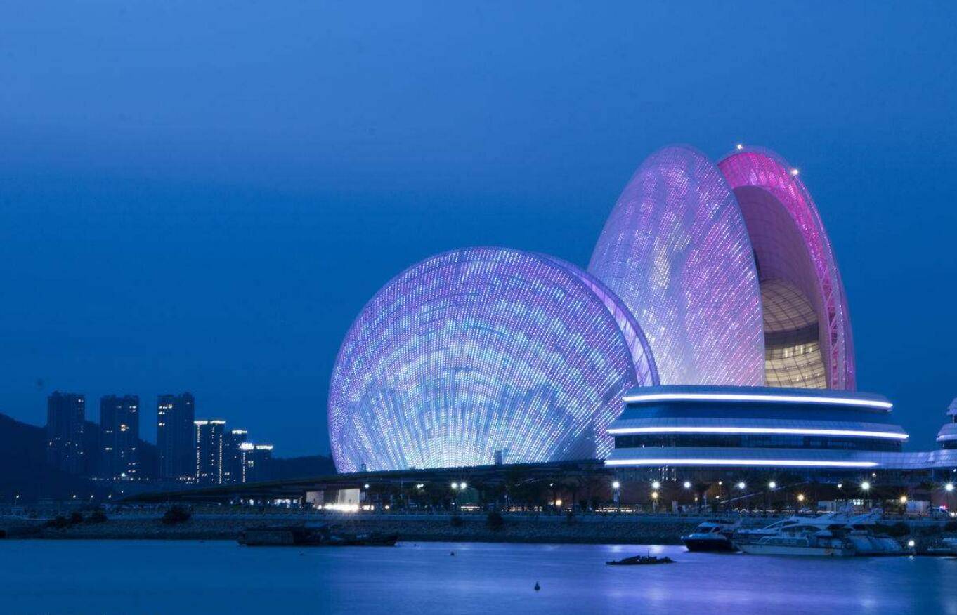 珠海标志性幕墙铝单板建筑珠海大剧院
