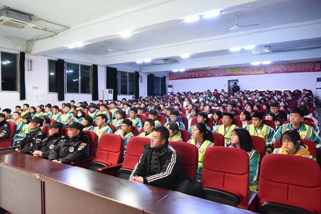 叙永一中:警校共育 确保校园平安