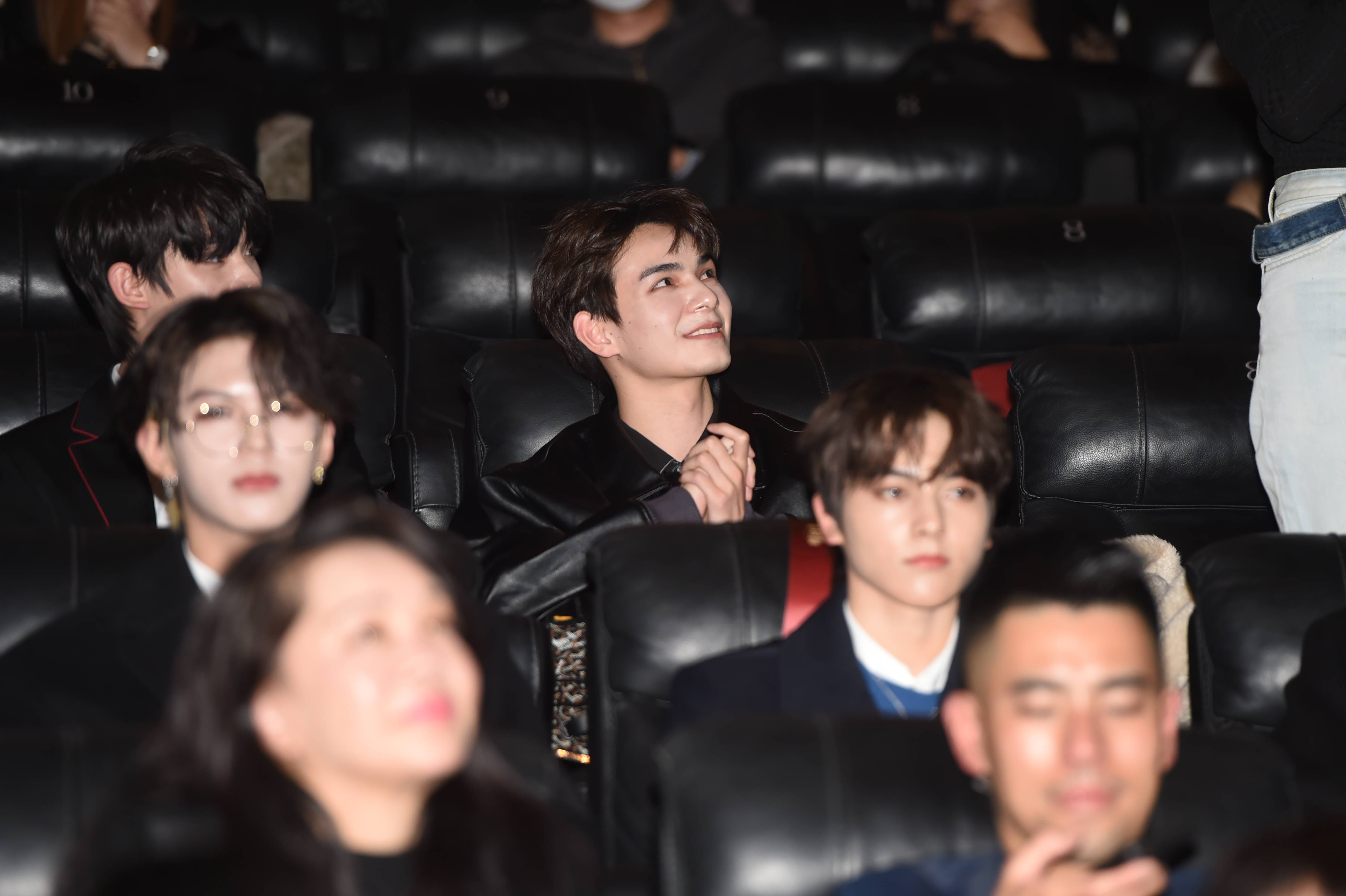 郭敬明电影晴雅集首映邓伦王子文赵又廷亮相