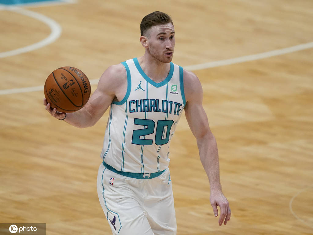 海沃德遭遇右小指撕裂性骨折 被列入每日观察名单_黄蜂队