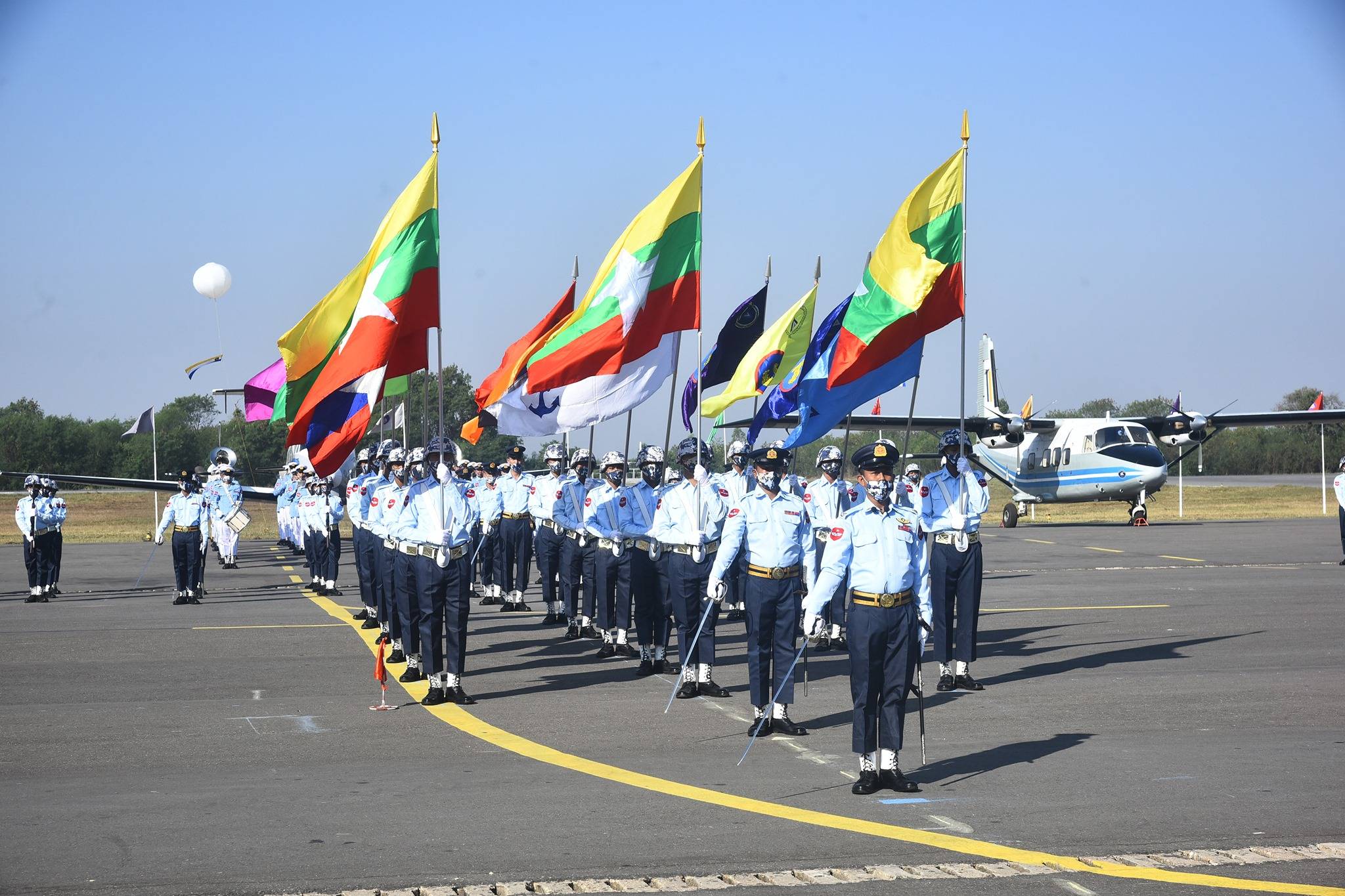 缅甸空军建军73周年纪念仪式在密铁拉空军基地举行,自行组装生产的k-8