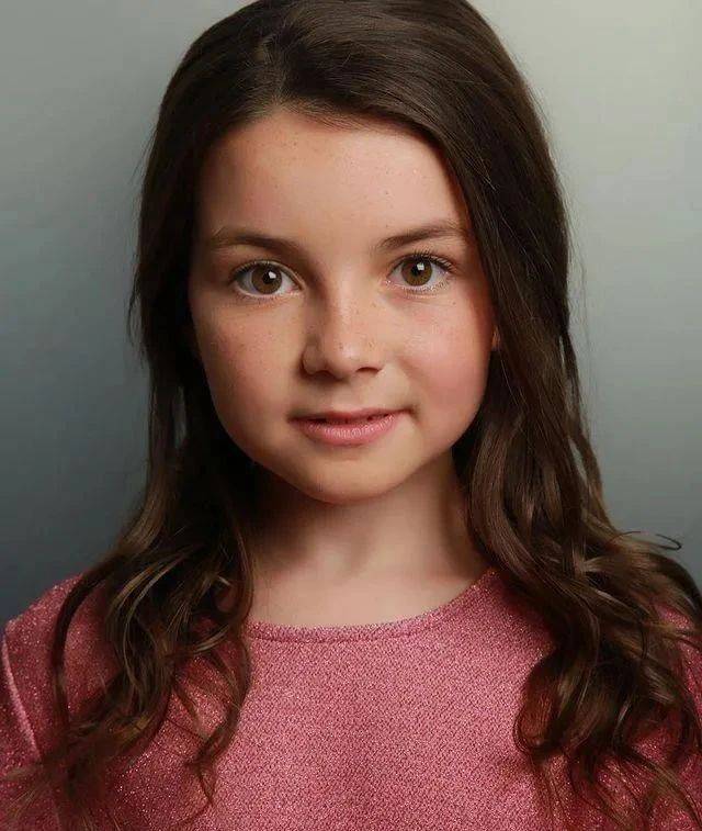 莉莉2007年10月23日出生于苏格兰东艾尔郡,今年只有13岁,虽然个头小