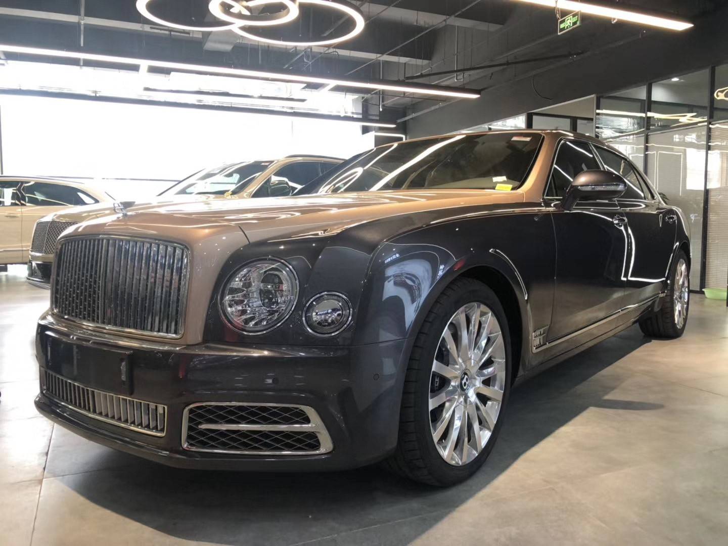 全新20款宾利慕尚加长版自贸区现车直促