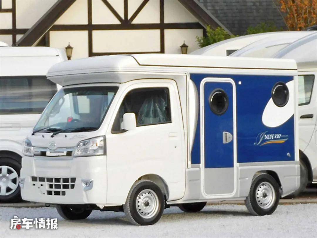 能下地库的大发c型房车,有厨房和大床能住4人,售价20万出头