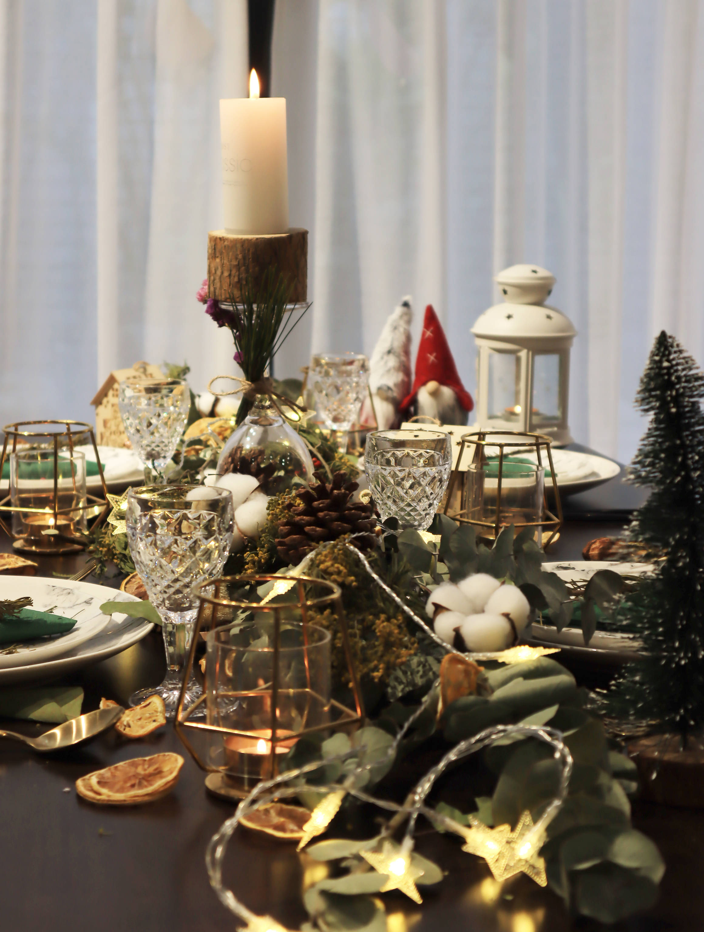 ②圣诞餐桌 吃着圣诞的犒赏大餐,看一部「真爱至上」也不错