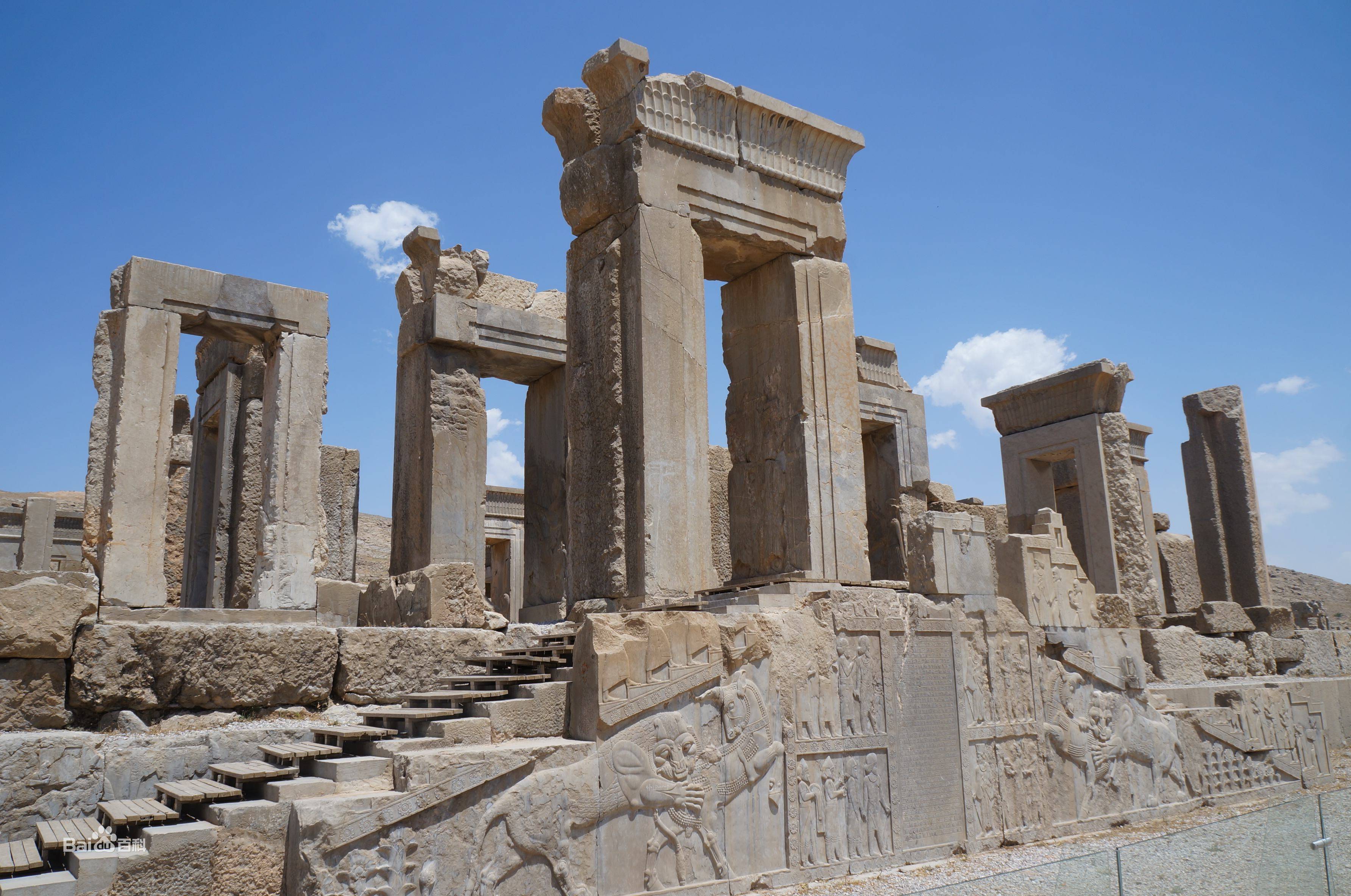 重建于蒙古可尔汗时期的袄教圣堂和萨桑王朝时期奉献给安哈希塔的神殿