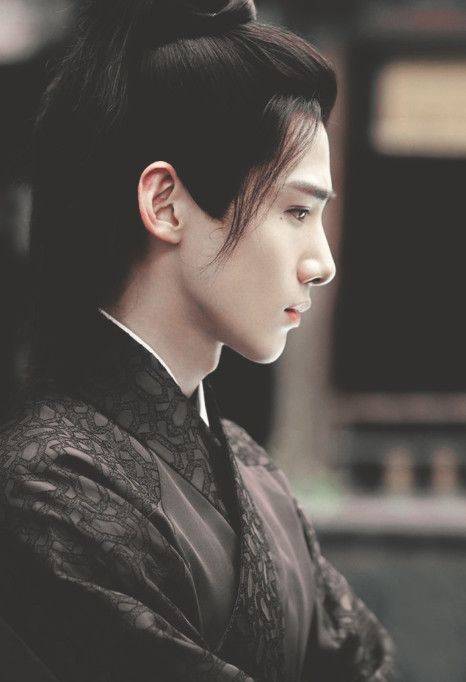 古装男神一袭黑衣,本以为丁禹兮,许凯够帅了,看到肖战:彻底沦陷!