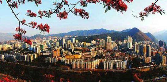中国唯一以村直升市的城市，名字以花命名，坐落于四川