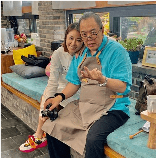 张铁林女友叫刘玉婉,张铁林称对方是老姑娘了,两人是互相做个伴
