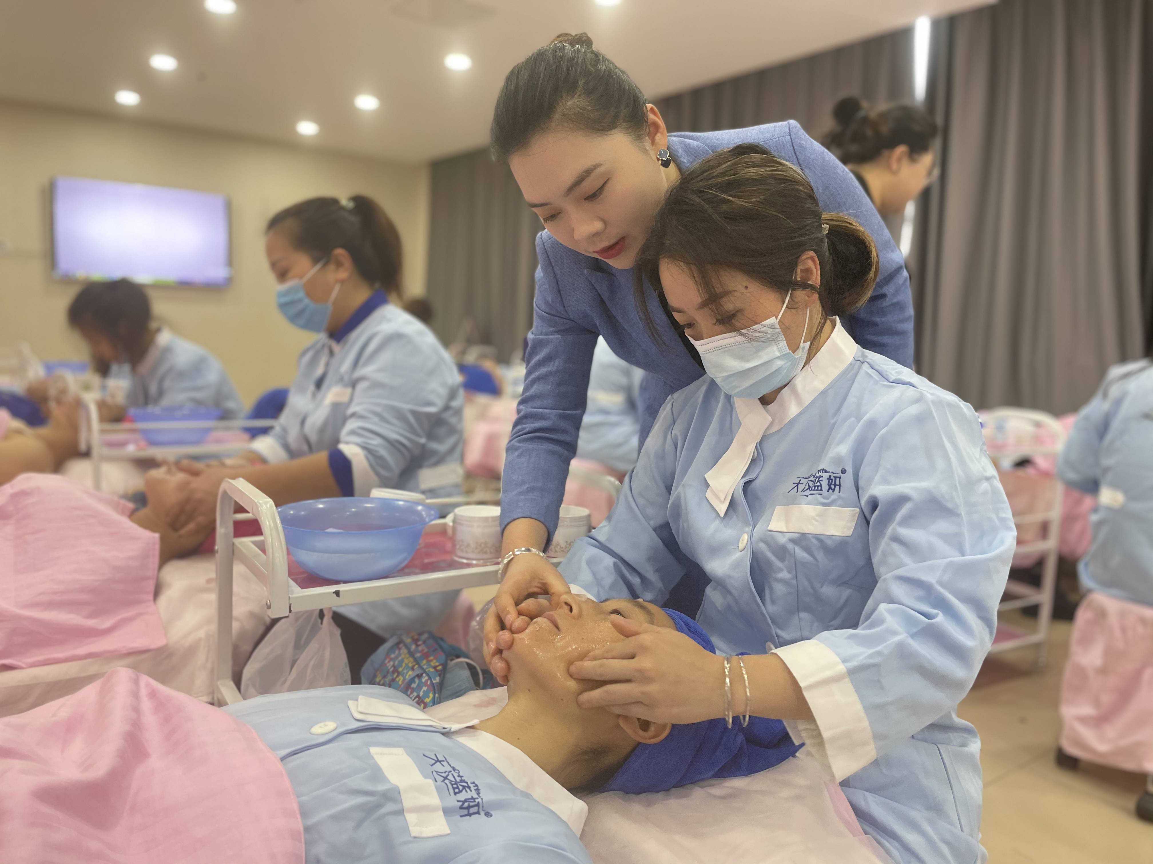 大汉蓝妍第16期店长培训圆满结束