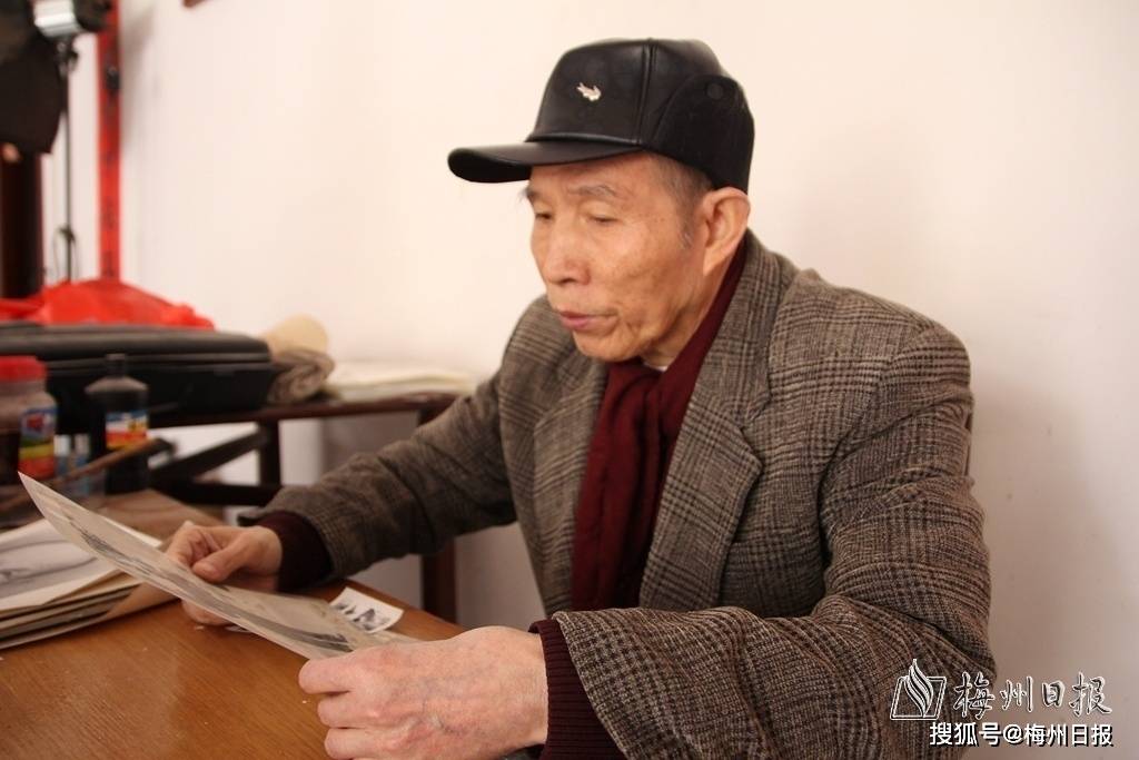 (吴海清 摄)如今的天然照相馆,从老街区搬到了新街区,店面扩大了一倍