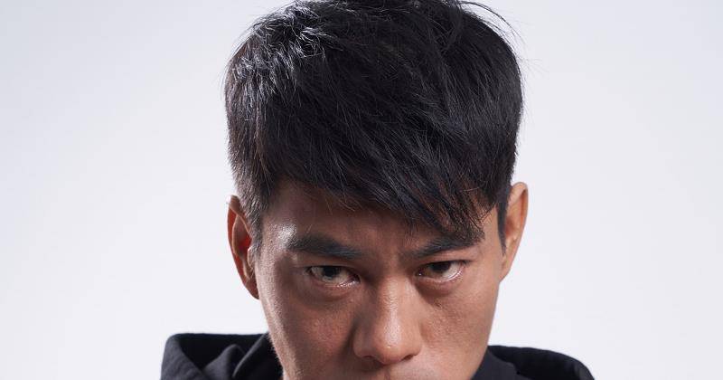 陈国坤签约周星驰公司8年,只演了2部电影,却终身感激他的恩情_手机