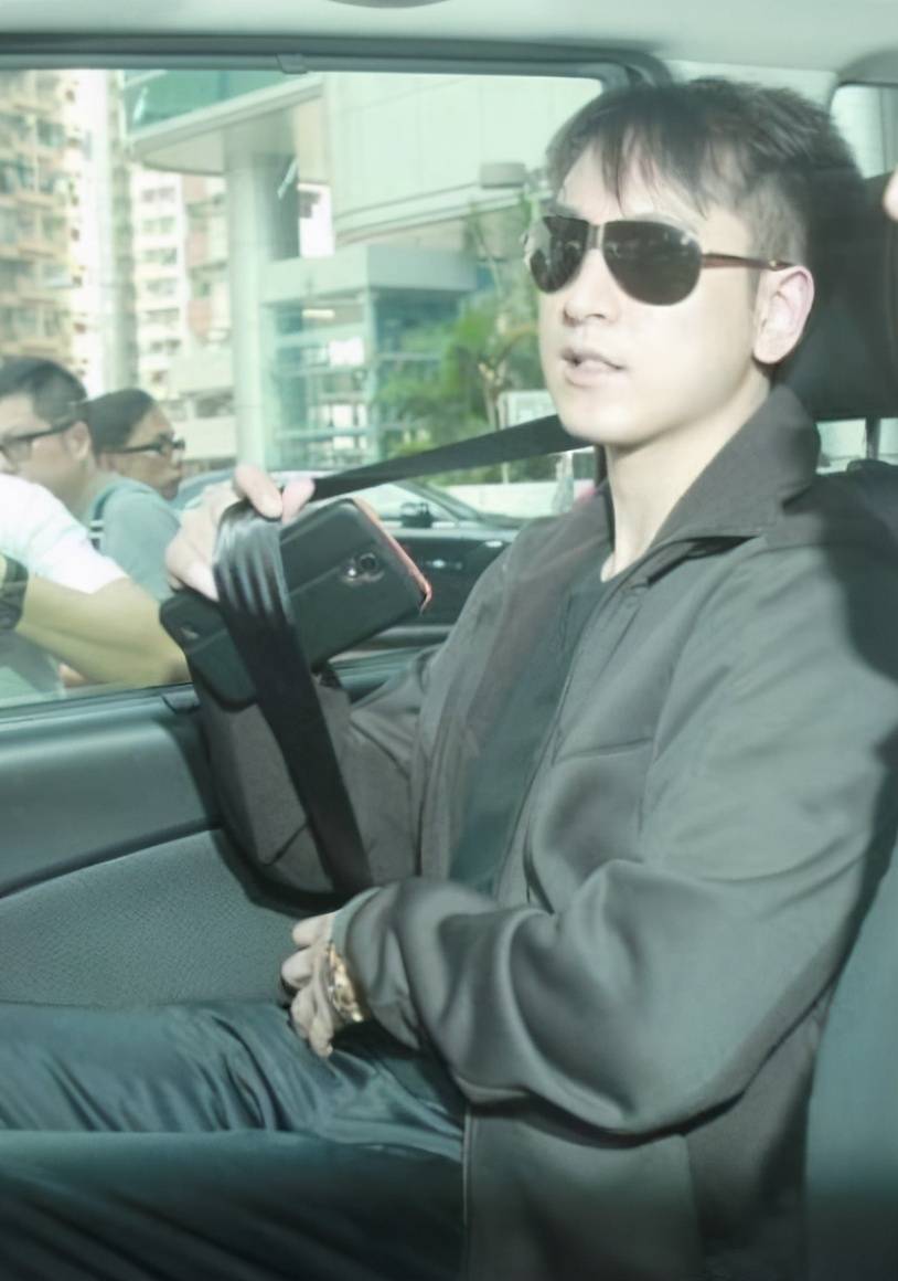 最低调富二代,与抑郁症抗争,上海汤臣133套房,每套市值上亿