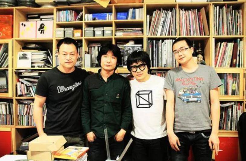 十年后,万青依旧是无数人心中的"国摇之光"