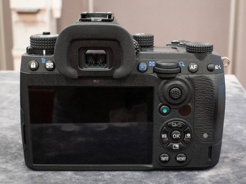 宾得k-3 mark iii亮相:有黑色和银色版本可选 101个自动对焦点