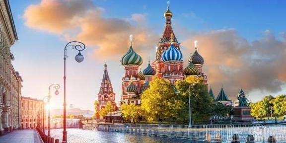 俄罗斯人们自豪的城市，景色怡人，有没有约朋友游玩啊？
